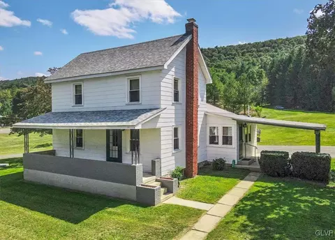 1065 Oak Grove Dr, Lehighton, PA 18235