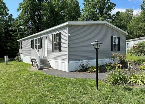 441 Mountain Village Cir, Macungie, PA 18062
