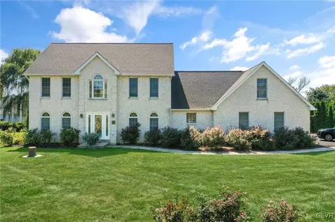 29 Berry Cir, Mertztown, PA 19539