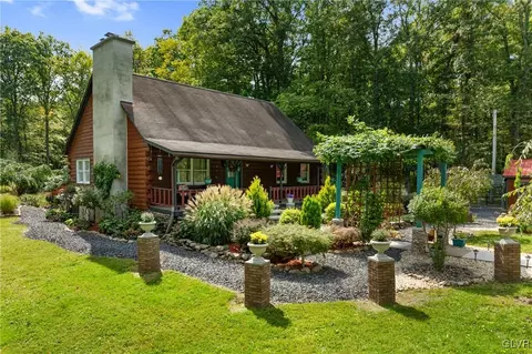211 Hoffman Rd, Wind Gap, PA 18091