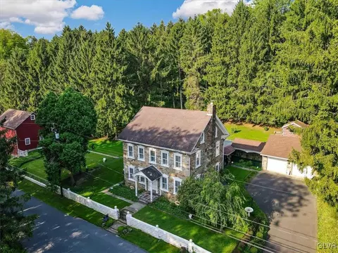 968 Fire Ln, Bethlehem, PA 18015