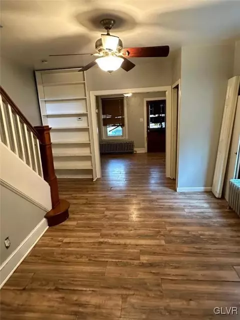 521 E Morton St, Bethlehem, PA 18015 photo 2