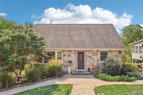 214 S Front St, Catasauqua, PA 18032
