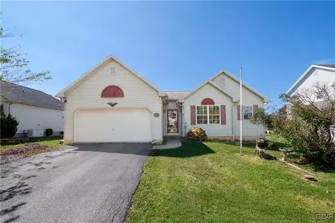 2710 Knollwood Way, Forks Twp, PA 18040