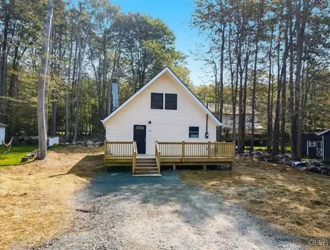 7175 Robinwood Dr, Coolbaugh Twp, PA 18466