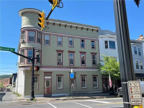 132 E Broad St, Tamaqua, PA 18252