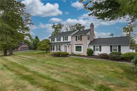 1457 Manor Dr, Bethlehem, PA 18015
