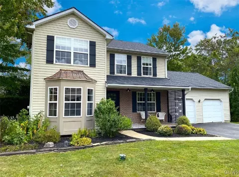 6746 Walnut Ln, Coopersburg, PA 18036
