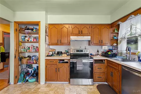 1755 Acker St, Bethlehem, PA 18015 photo 9