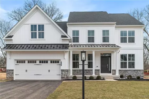 137 Ashford Dr, Coopersburg, PA 18036