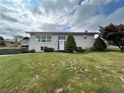 7212 Kingstead Dr, Slatington, PA 18080