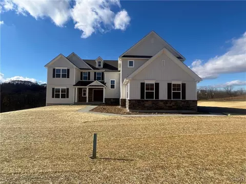 4370 Maple St #10, Schnecksville, PA 18078