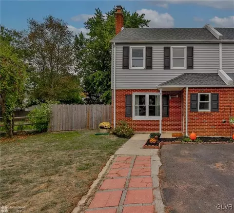 9 Braxton Ct, Quakertown, PA 18951