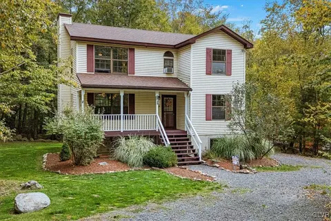 172 Magnolia Dr, Lackawanna, PA 18424