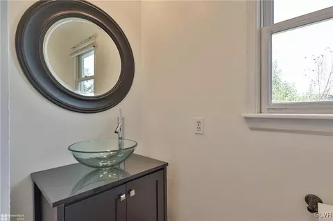541 Goepp Cir, Bethlehem, PA 18018 photo 17