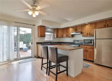 541 Goepp Cir, Bethlehem, PA 18018 photo 10