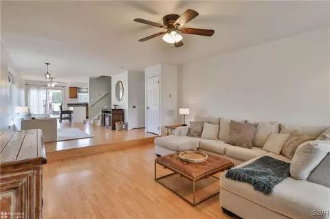 541 Goepp Cir, Bethlehem, PA 18018 photo 5