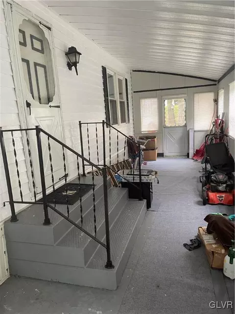 14 Brookside Dr, Bath, PA 18014 photo 3