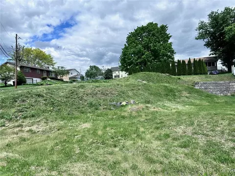 3131 Seventh Ave, Whitehall Twp, PA 18052