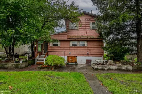 15 Adams Is, Allentown, PA 18109