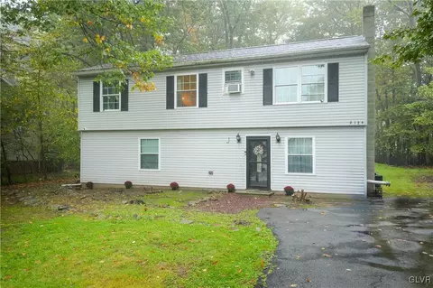 6124 Cumberland Rd, Coolbaugh Twp, PA 18466