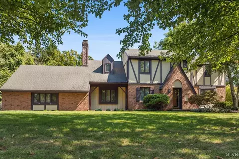 2982 Fairfield Dr N, Allentown, PA 18103