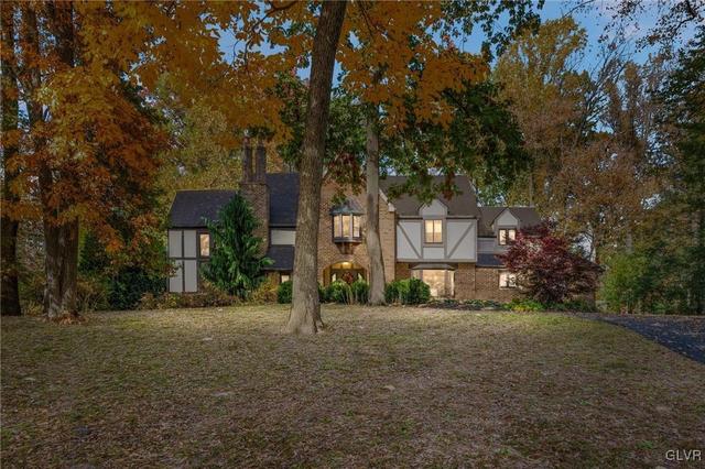 4405 Farm Dr, Allentown, PA 18104