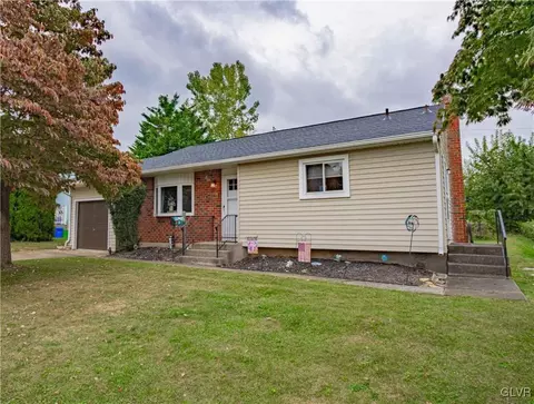 1904 Stonington Rd, Bethlehem, PA 18018