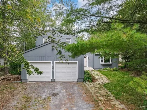 3014 Briarwood Dr, Coolbaugh Twp, PA 18466
