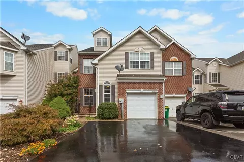 5815 Fresh Meadow Dr, Macungie, PA 18062