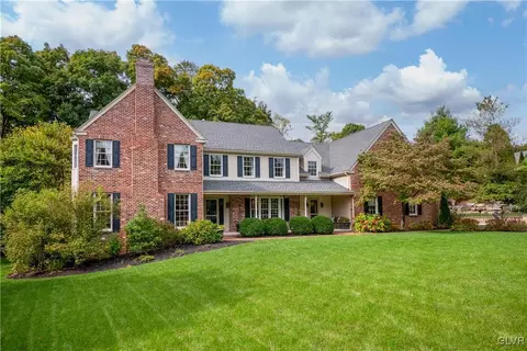 4535 Belmont Dr, Emmaus, PA 18049