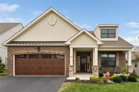 4163 Bluesky Pl, Emmaus, PA 18049