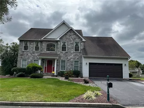 400 Ridge Ln, Nazareth, PA 18064