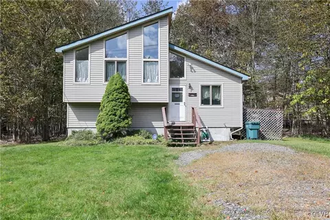 1105 Knollwood Dr, Tobyhanna, PA 18466