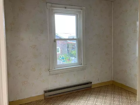 424 E Locust, Bethlehem, PA 18018 photo 12