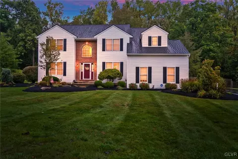 4829 Meadowview Ter, Zionsville, PA 18092