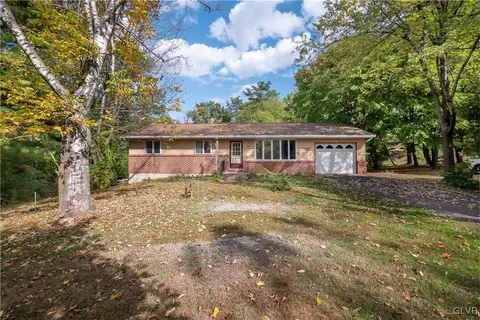 315 Ballek Rd, Riegelsville, PA 18077