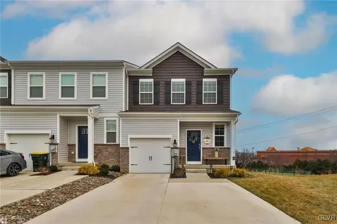 1021 Turnstone Dr, Fogelsville, PA 18051