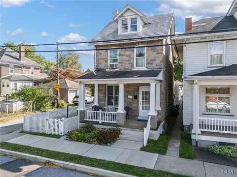 438 E Locust St, Bethlehem, PA 18018 photo 2