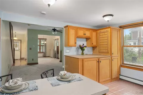 438 E Locust St, Bethlehem, PA 18018 photo 16