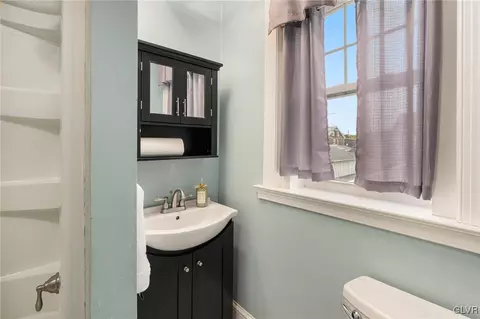 438 E Locust St, Bethlehem, PA 18018 photo 19