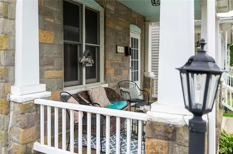 438 E Locust St, Bethlehem, PA 18018 photo 4