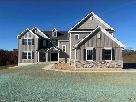 4380 Maple St #9, Schnecksville, PA 18078