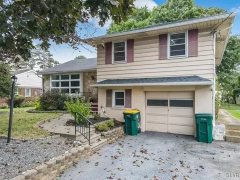 2664 Northampton St, Palmer Township, PA 18045