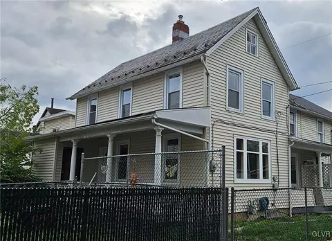 109 E Center Ave, Slatington, PA 18080