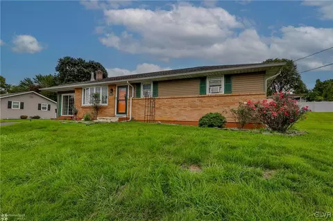 4044 Crestview Ave, Palmer Township, PA 18045