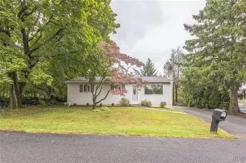 5510 Merry Ln, Allentown, PA 18104
