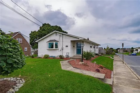 2914 Cherryville Rd, Northampton, PA 18067