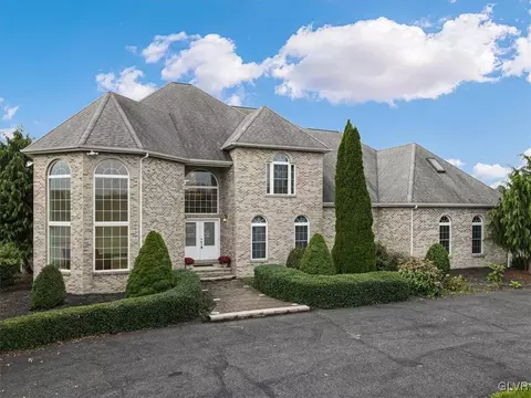 30 White Dog Dr, Schuylkill Haven, PA 17972
