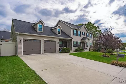 3332 Columbia St, Whitehall, PA 18052